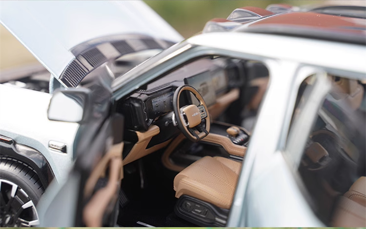 Original Factory 1:18 BYD Fang Cheng Bao Leopard 8 Alloy Diecast Scale Model with Full Opening Doors & Metal Chassis | Collectible Display Car Original Factory 1:18 BYD Fang Cheng Bao Leopard 8 Alloy Diecast Scale Model with Full Opening Doors & Metal Chassis | Collectible Display Car