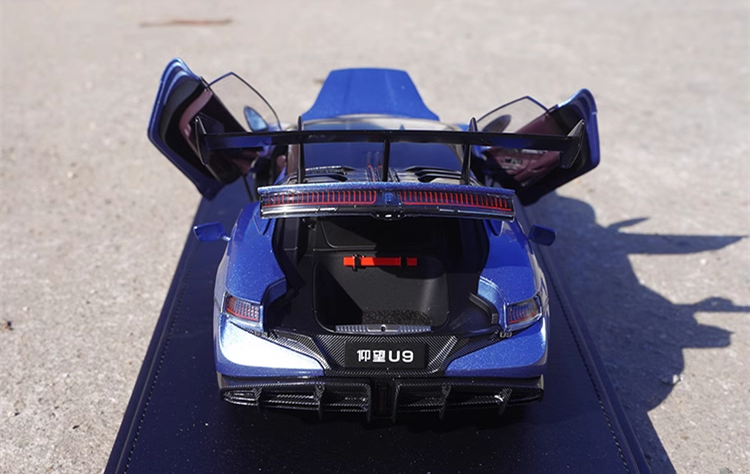 Original factory 1:18 BYD Yangwang U9 Electric Alloy Die-Cast Supercar Model for gifts Original factory 1:18 BYD Yangwang U9 Electric Alloy Die-Cast Supercar Model for gifts