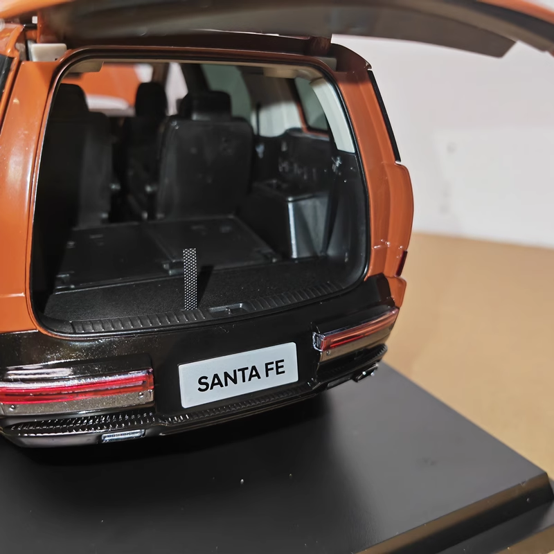 Original Factory 1:18 Hyundai Santa FE 5th Gen  Alloy SUV Car Model for gifts, collection Original Factory 1:18 Hyundai Santa FE 5th Gen  Alloy SUV Car Model for gifts, collection
