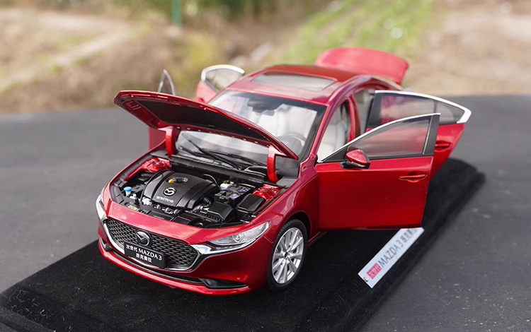 Original 1:18 Mazda 3 Axela Hatchback Diecast Collectible Replica with Opening Doors Original 1:18 Mazda 3 Axela Hatchback Diecast Collectible Replica with Opening Doors