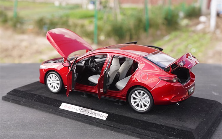Original 1:18 Mazda 3 Axela Hatchback Diecast Collectible Replica with Opening Doors Original 1:18 Mazda 3 Axela Hatchback Diecast Collectible Replica with Opening Doors