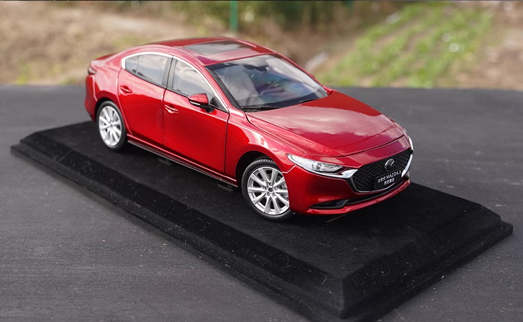 Original 1:18 Mazda 3 Axela Hatchback Diecast Collectible Replica with Opening Doors Original 1:18 Mazda 3 Axela Hatchback Diecast Collectible Replica with Opening Doors