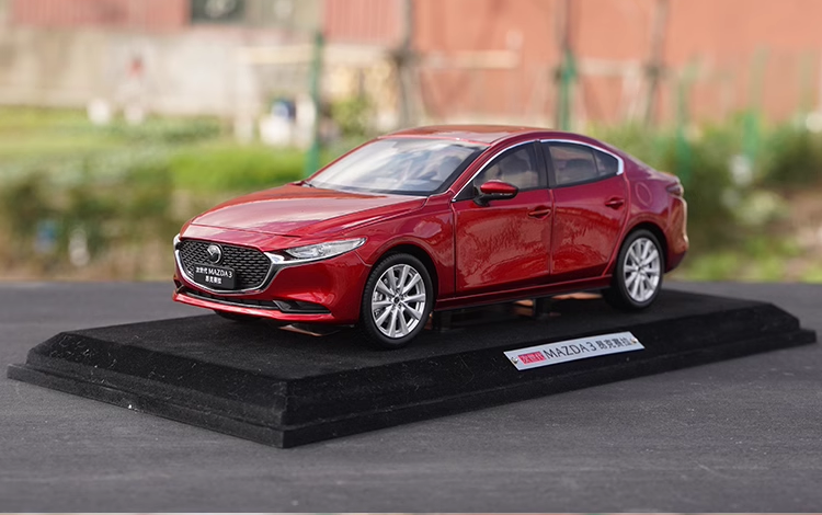 Original 1:18 Mazda 3 Axela Hatchback Diecast Collectible Replica with Opening Doors Original 1:18 Mazda 3 Axela Hatchback Diecast Collectible Replica with Opening Doors