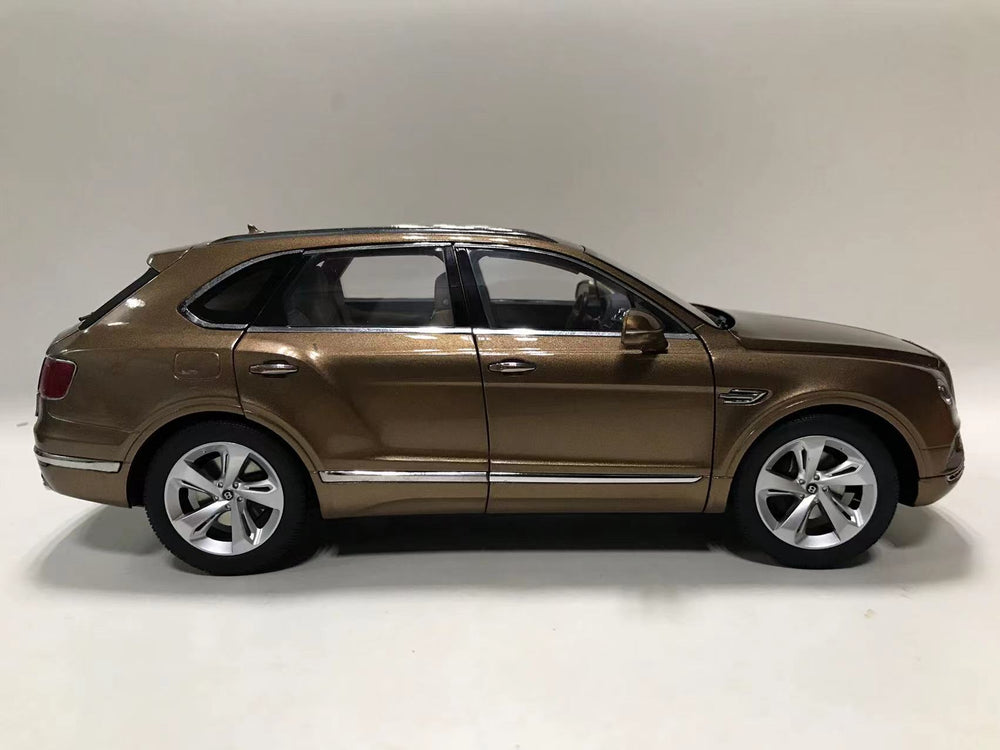 1:18 Scale Kyosho Bentley Bentayga Diecast Suv Car Model Molten 1:18 Scale Kyosho Bentley Bentayga Diecast Suv Car Model Molten