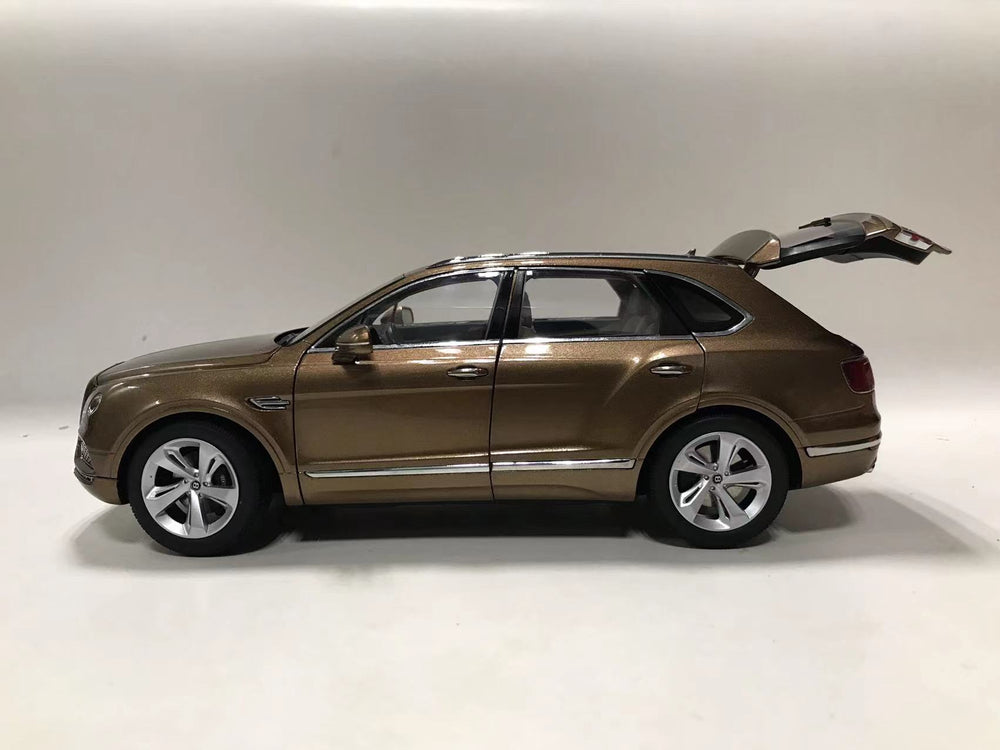 1:18 Scale Kyosho Bentley Bentayga Diecast Suv Car Model Molten 1:18 Scale Kyosho Bentley Bentayga Diecast Suv Car Model Molten