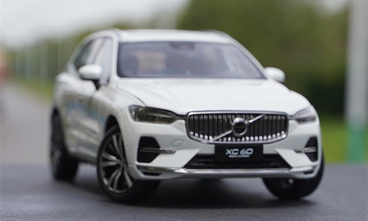 High relistic 1:18 Volvo XC60 Diecast display Model – Premium Alloy SUV Replica with Opening Doors, Hood & Trunk High relistic 1:18 Volvo XC60 Diecast display Model – Premium Alloy SUV Replica with Opening Doors, Hood & Trunk