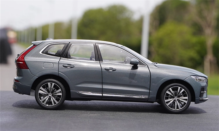 High relistic 1:18 Volvo XC60 Diecast display Model – Premium Alloy SUV Replica with Opening Doors, Hood & Trunk High relistic 1:18 Volvo XC60 Diecast display Model – Premium Alloy SUV Replica with Opening Doors, Hood & Trunk