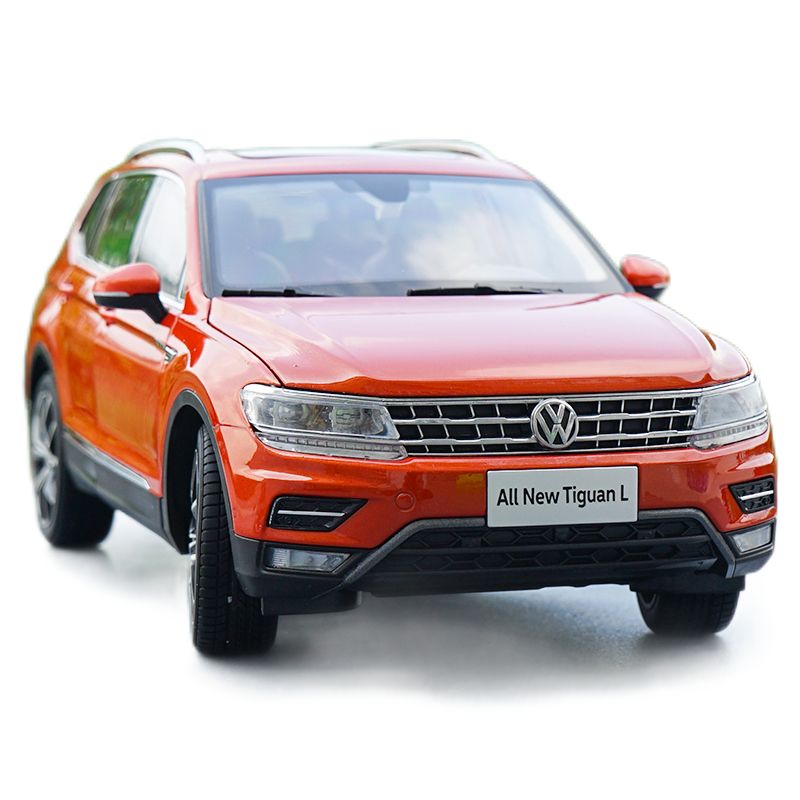 Original factory authentic 1:18 brand new TIGUAN L 2017 version diecast car model with small gift Original factory authentic 1:18 brand new TIGUAN L 2017 version diecast car model with small gift