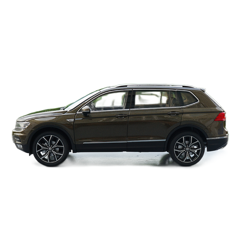 Original factory authentic 1:18 brand new TIGUAN L 2017 version diecast car model with small gift Original factory authentic 1:18 brand new TIGUAN L 2017 version diecast car model with small gift