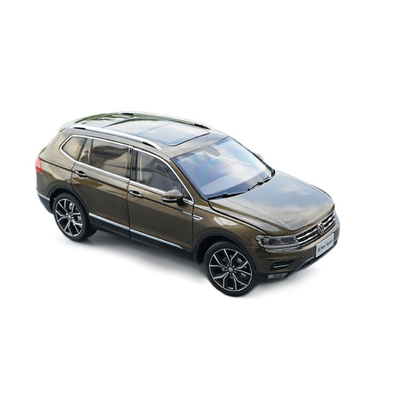 Original factory authentic 1:18 brand new TIGUAN L 2017 version diecast car model with small gift Original factory authentic 1:18 brand new TIGUAN L 2017 version diecast car model with small gift