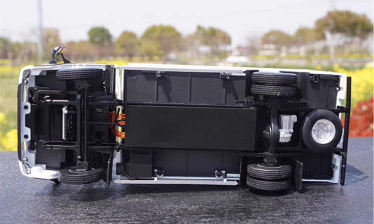 1:22 scale Foton Aumark iBlue Diecast Collectiable Cargo Truck Model 1:22 scale Foton Aumark iBlue Diecast Collectiable Cargo Truck Model