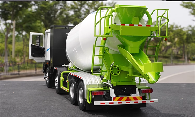 Authentic 1:24 Scale Foton Auman EST LOXA L10 8*4 Diecast Concrete Mixer Truck for Christmas gift,collection Authentic 1:24 Scale Foton Auman EST LOXA L10 8*4 Diecast Concrete Mixer Truck for Christmas gift,collection