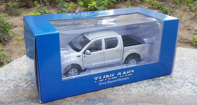 Original authentic 1:24 Scale Foton Tunland off-road Pickup Truck replica for promotional gift Original authentic 1:24 Scale Foton Tunland off-road Pickup Truck replica for promotional gift