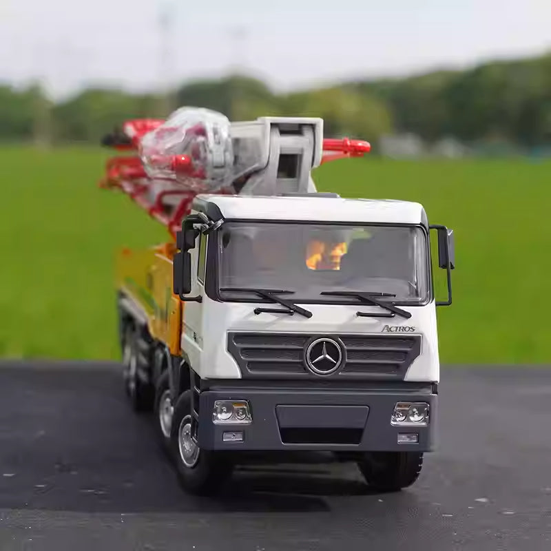 Original factory 1:35 XCMG Mercedes-Benz HB62V Diecast Concrete Pump Truck Model for gift, display, collection Original factory 1:35 XCMG Mercedes-Benz HB62V Diecast Concrete Pump Truck Model for gift, display, collection