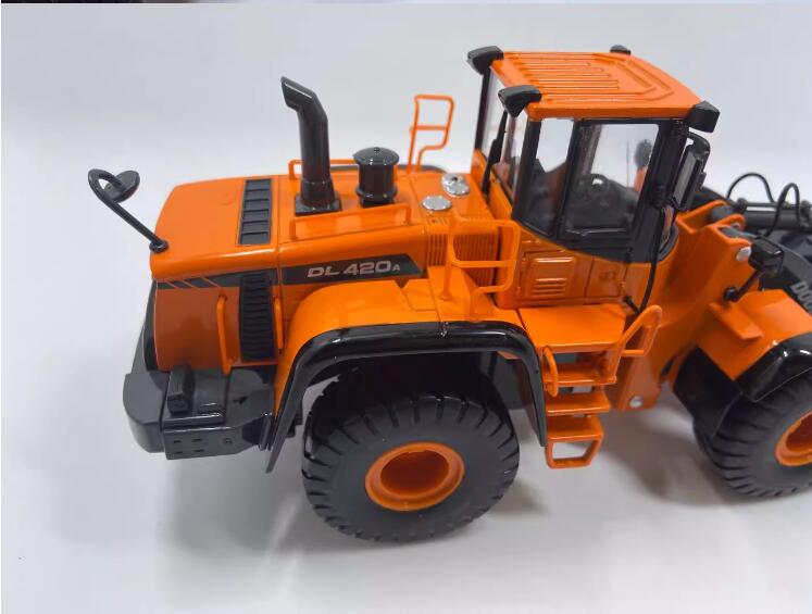 1:40 Model Doosan DL420A Diecast wheel loader scale model construction machinery model 1:40 Model Doosan DL420A Diecast wheel loader scale model construction machinery model