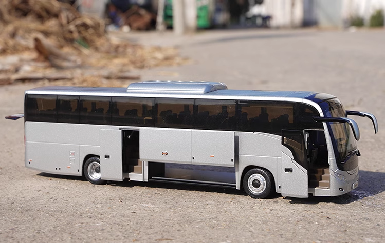 High quality 1:42 Yutong T12E Overseas Edition Alloy Tourist Bus Model for birthday gift, collection, display High quality 1:42 Yutong T12E Overseas Edition Alloy Tourist Bus Model for birthday gift, collection, display