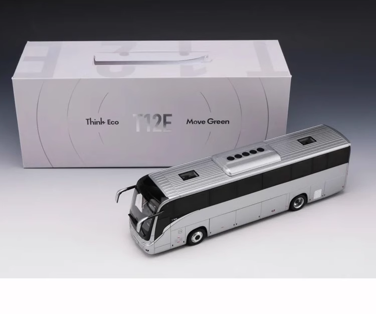 High quality 1:42 Yutong T12E Overseas Edition Alloy Tourist Bus Model for birthday gift, collection, display High quality 1:42 Yutong T12E Overseas Edition Alloy Tourist Bus Model for birthday gift, collection, display