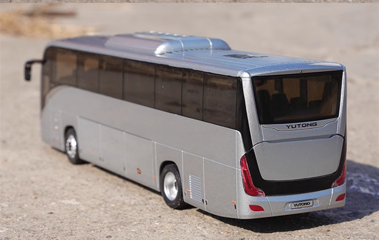 High quality 1:42 Yutong T12E Overseas Edition Alloy Tourist Bus Model for birthday gift, collection, display High quality 1:42 Yutong T12E Overseas Edition Alloy Tourist Bus Model for birthday gift, collection, display