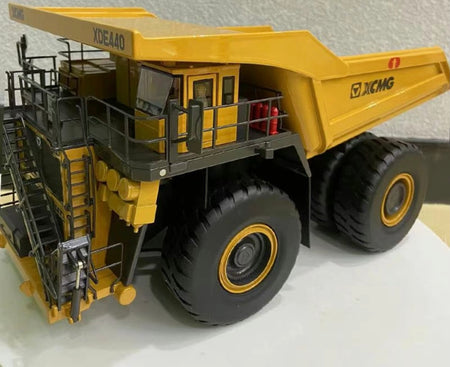 Original factory new 1:47 XCMG XDE440 Dump truck model, XDE440 Double Bridge Rigid Mining truck model