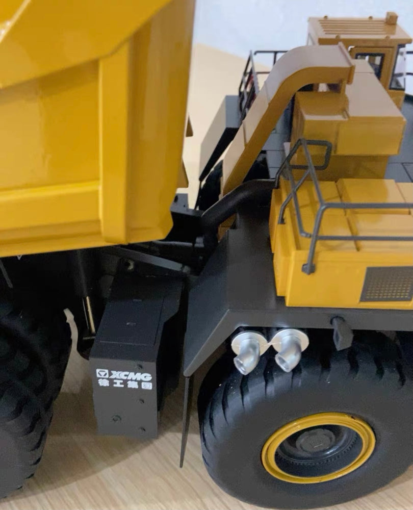 Original factory new 1:47 XCMG XDE440 Dump truck model, XDE440 Double Bridge Rigid Mining truck model Original factory new 1:47 XCMG XDE440 Dump truck model, XDE440 Double Bridge Rigid Mining truck model