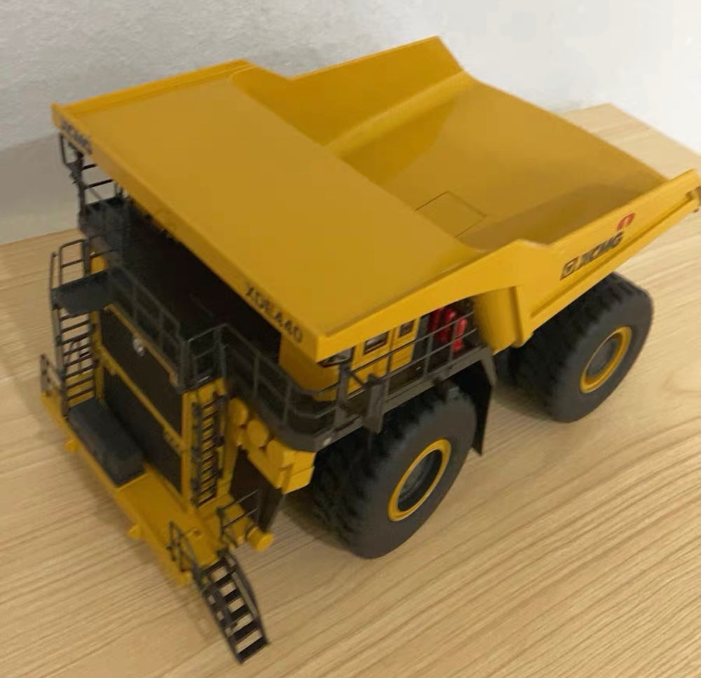Original factory new 1:47 XCMG XDE440 Dump truck model, XDE440 Double Bridge Rigid Mining truck model Original factory new 1:47 XCMG XDE440 Dump truck model, XDE440 Double Bridge Rigid Mining truck model