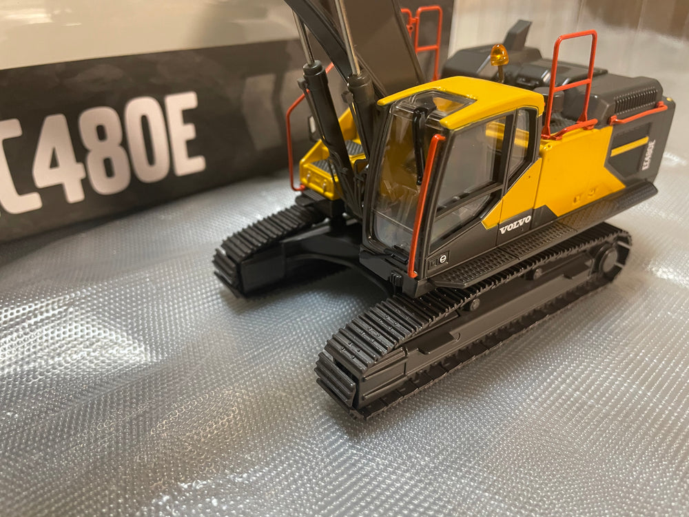 1:50 Motorart Volvo EC480E Tracked Excavator DIECAST MODEL 1:50 Motorart Volvo EC480E Tracked Excavator DIECAST MODEL