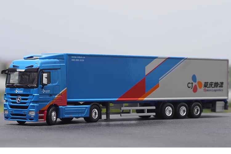 High-Fidelity 1:50 Scale Mercedes-Benz Alloy Container Truck Model for collection, gift, display High-Fidelity 1:50 Scale Mercedes-Benz Alloy Container Truck Model for collection, gift, display