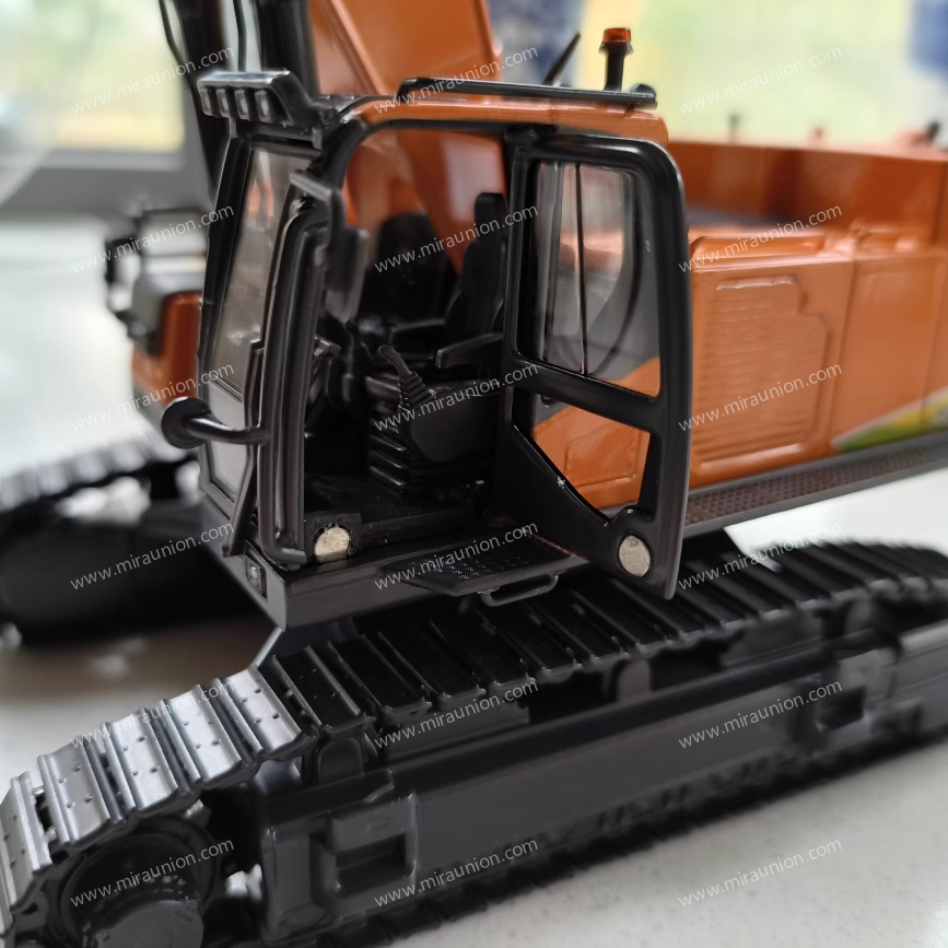 1:50 Scale Develon DX680HD Diecast Crawler Excavator model, New Doosan DX680hd  scale digger model 1:50 Scale Develon DX680HD Diecast Crawler Excavator model, New Doosan DX680hd  scale digger model