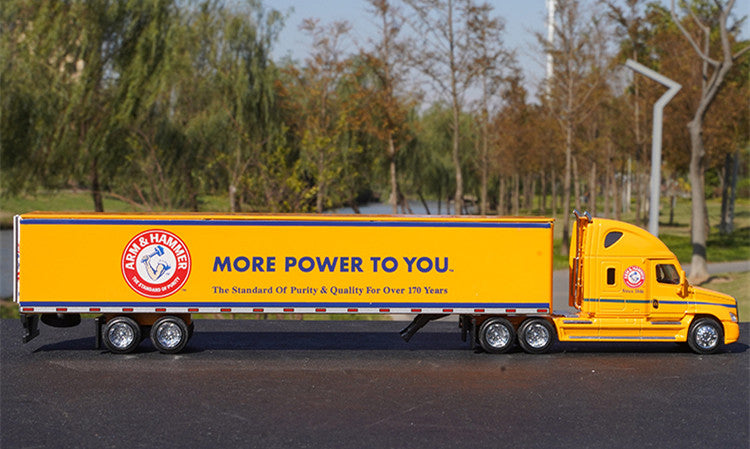 1:64 Volvo Freightliner American-Style Long Nose Container Truck | Diecast Alloy Model with Detachable Trailer 1:64 Volvo Freightliner American-Style Long Nose Container Truck | Diecast Alloy Model with Detachable Trailer