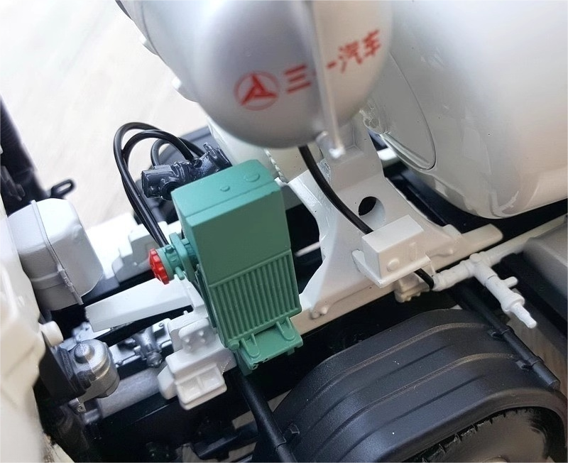 Original factory 1:24 SANY 8*4 alloy concrete mixer truck model diecast Cement tank mixing truck model for gift Original factory 1:24 SANY 8*4 alloy concrete mixer truck model diecast Cement tank mixing truck model for gift