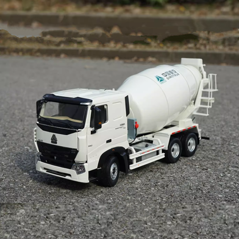 Authentic 1:24 Sinotruk HOWO A7 diecast concrete mixer truck models metal cement agitating lorry model for gift Authentic 1:24 Sinotruk HOWO A7 diecast concrete mixer truck models metal cement agitating lorry model for gift