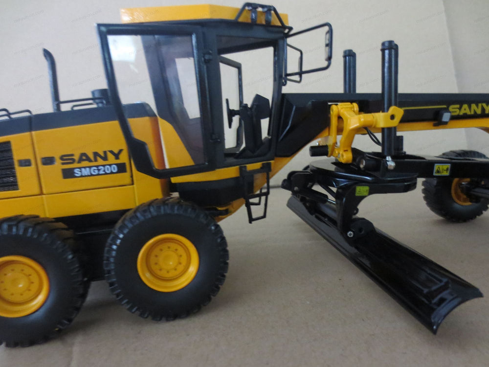 Original 1:35 SANY SMG200 diecast grader model alloy engineering model for gift, collection Original 1:35 SANY SMG200 diecast grader model alloy engineering model for gift, collection