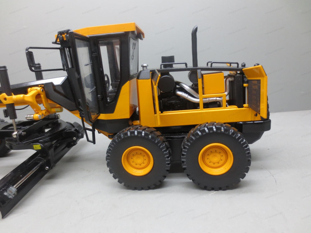 Original 1:35 SANY SMG200 diecast grader model alloy engineering model for gift, collection Original 1:35 SANY SMG200 diecast grader model alloy engineering model for gift, collection