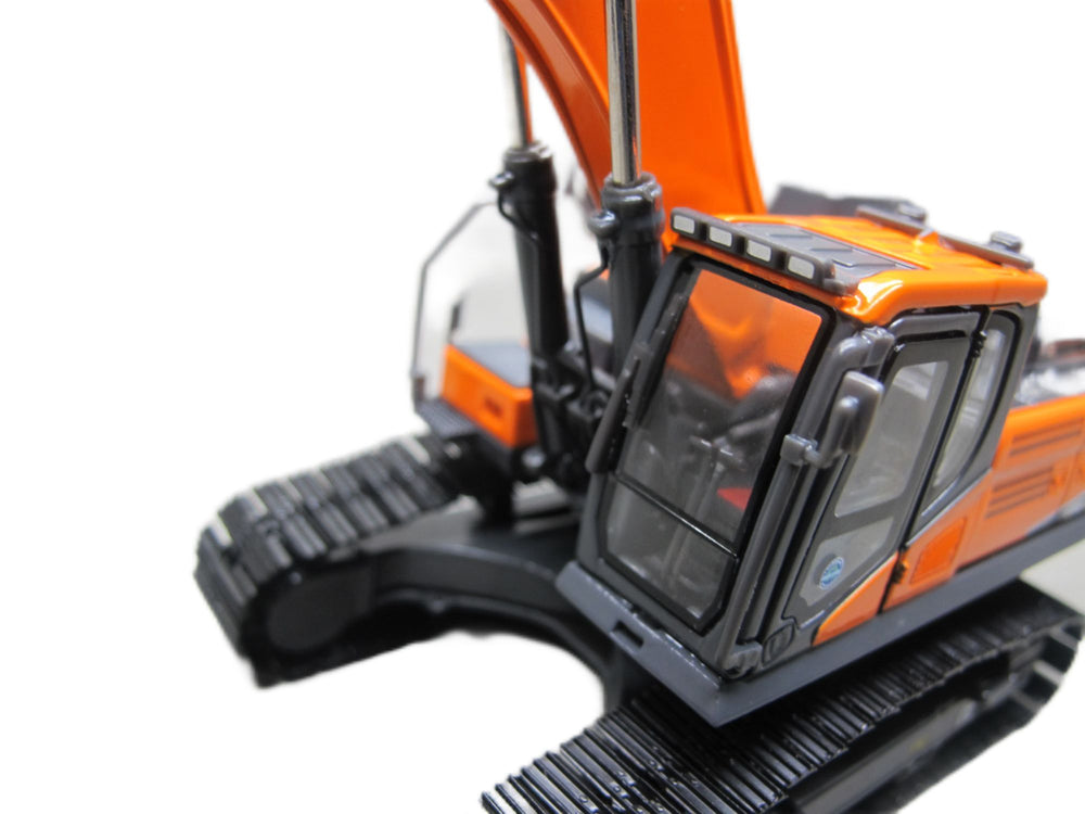 New 1:50 Develon DX380HD diecast Excavator model for gift, collection New 1:50 Develon DX380HD diecast Excavator model for gift, collection