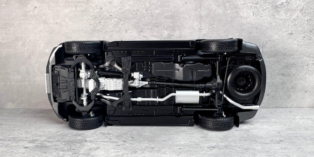 Collectible 1:18 ISUZU MU-X Off-Road SUV Diecast car Model with high details Collectible 1:18 ISUZU MU-X Off-Road SUV Diecast car Model with high details