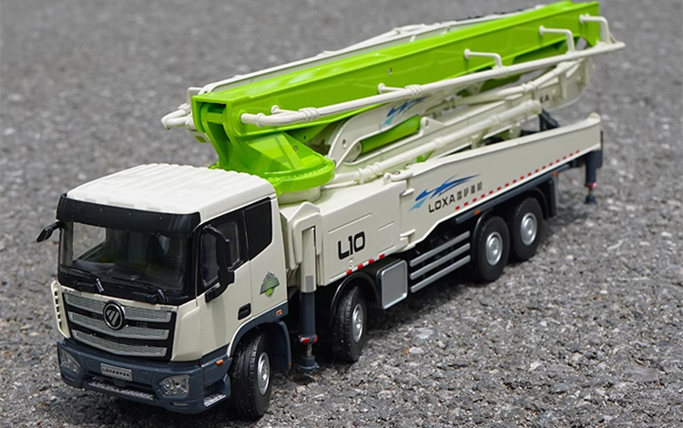 Collectible 1:35 Foton LOXA EST L10 Alloy Pump Truck Model with movable axles, tiltable hood, and extendable legs! Collectible 1:35 Foton LOXA EST L10 Alloy Pump Truck Model with movable axles, tiltable hood, and extendable legs!