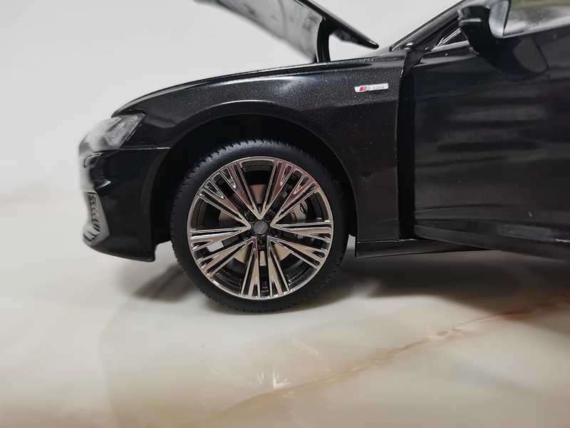 High-Fidelity 2020 Audi A4L 1:18 Diecast Car Model for Collectors High-Fidelity 2020 Audi A4L 1:18 Diecast Car Model for Collectors