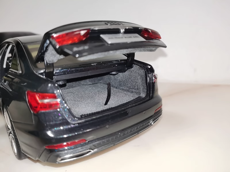 High-Fidelity 2020 Audi A4L 1:18 Diecast Car Model for Collectors High-Fidelity 2020 Audi A4L 1:18 Diecast Car Model for Collectors