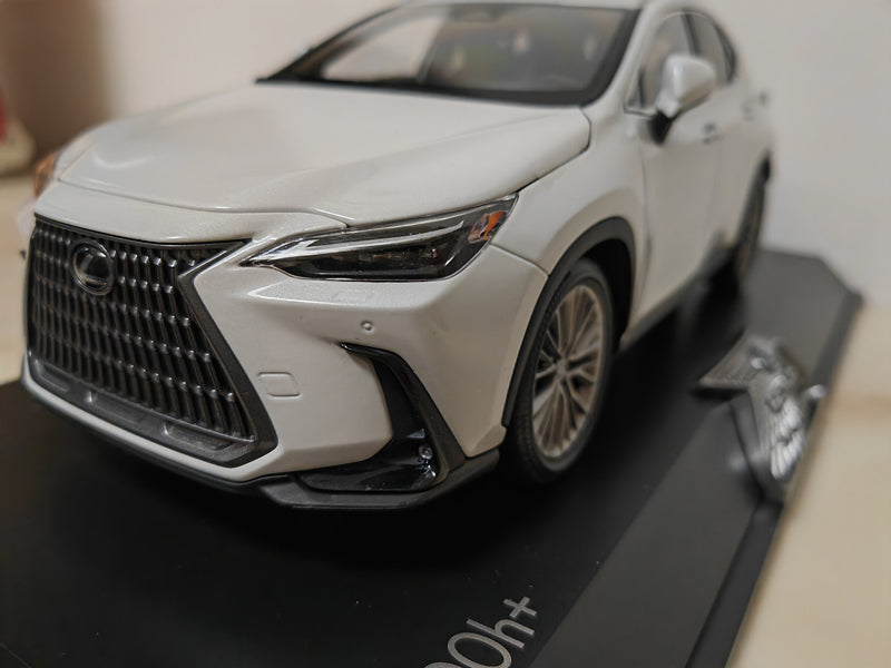 Original Factory 1:18 Lexus NX400h+ Luxury Hybrid  Diecast SUV car Model for promotional gift Original Factory 1:18 Lexus NX400h+ Luxury Hybrid  Diecast SUV car Model for promotional gift