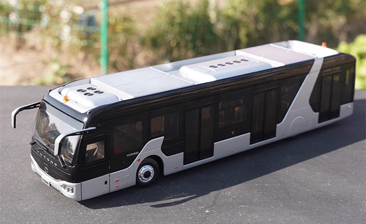 Original factory 1:42 Yutong AB14E Airport Shuttle Bus model for gift Original factory 1:42 Yutong AB14E Airport Shuttle Bus model for gift