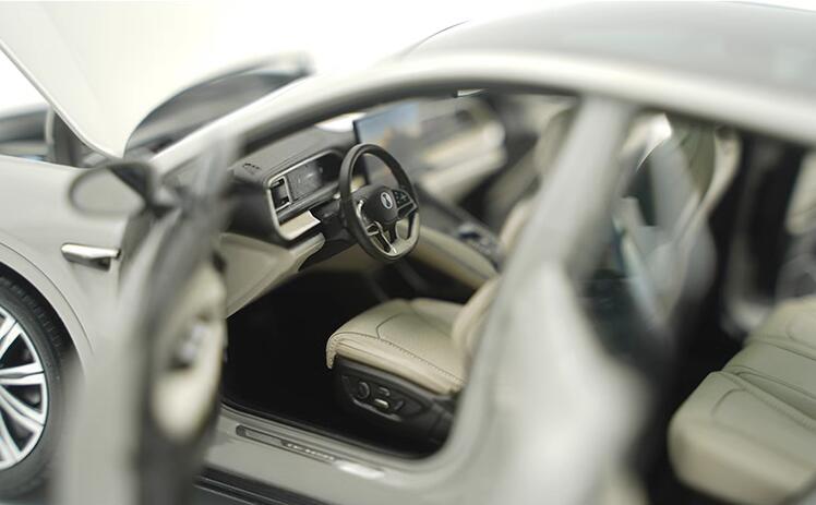 Original factory 1:18 DENZA N7 UXE diecast alloy car model for gift, collection Original factory 1:18 DENZA N7 UXE diecast alloy car model for gift, collection