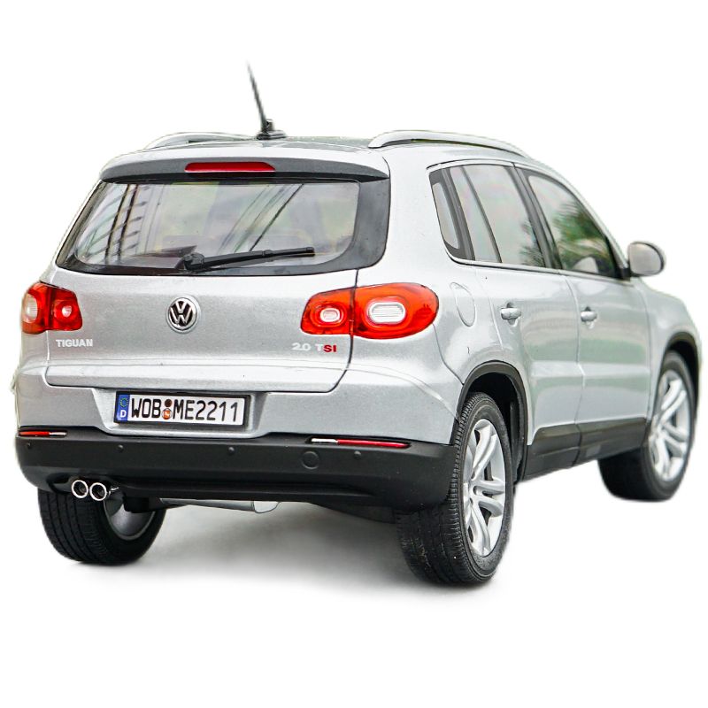 original 1/18 Norev Volkswagen VW Tiguan (Silver) Diecast Car Model with small gift original 1/18 Norev Volkswagen VW Tiguan (Silver) Diecast Car Model with small gift