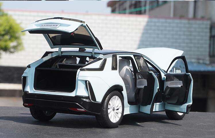 Original factory 1/18 Cadillac LYRIQ diecast scale car model kits SUV electric vehicle alloy car model for  gift Original factory 1/18 Cadillac LYRIQ diecast scale car model kits SUV electric vehicle alloy car model for  gift