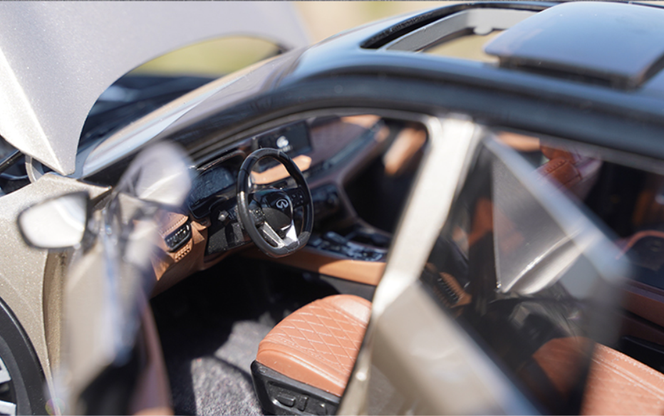 Original factory 1:18 Infiniti QX60 2022 diecast SUV alloy car model for gift, collection Original factory 1:18 Infiniti QX60 2022 diecast SUV alloy car model for gift, collection