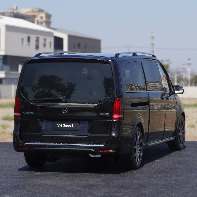 1:18 Mercedes-Benz V260L V-class MPV Viano commercial vehicle alloy car model for collection 1:18 Mercedes-Benz V260L V-class MPV Viano commercial vehicle alloy car model for collection