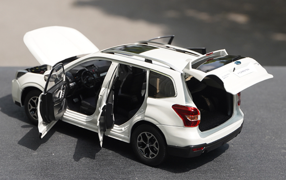 Original factory 1:18 Subaru Forester 2015 version classic simulation alloy car model for gift, toys Original factory 1:18 Subaru Forester 2015 version classic simulation alloy car model for gift, toys