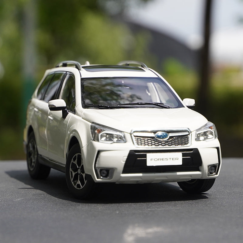 Original factory 1:18 Subaru Forester 2015 version classic simulation alloy car model for gift, toys Original factory 1:18 Subaru Forester 2015 version classic simulation alloy car model for gift, toys