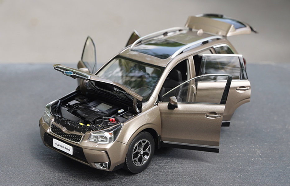 Original factory 1:18 Subaru Forester 2015 version classic simulation alloy car model for gift, toys Original factory 1:18 Subaru Forester 2015 version classic simulation alloy car model for gift, toys