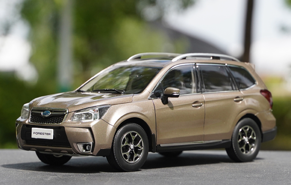 Original factory 1:18 Subaru Forester 2015 version classic simulation alloy car model for gift, toys Original factory 1:18 Subaru Forester 2015 version classic simulation alloy car model for gift, toys