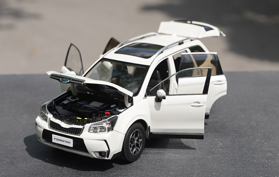 Original factory 1:18 Subaru Forester 2015 version classic simulation alloy car model for gift, toys Original factory 1:18 Subaru Forester 2015 version classic simulation alloy car model for gift, toys